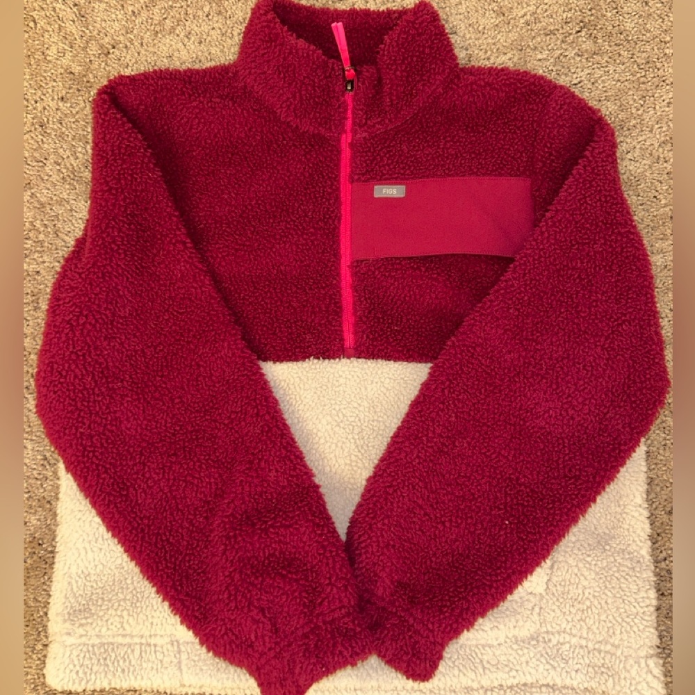 FIGS Women’s Fleece Pullover S in Cranberry